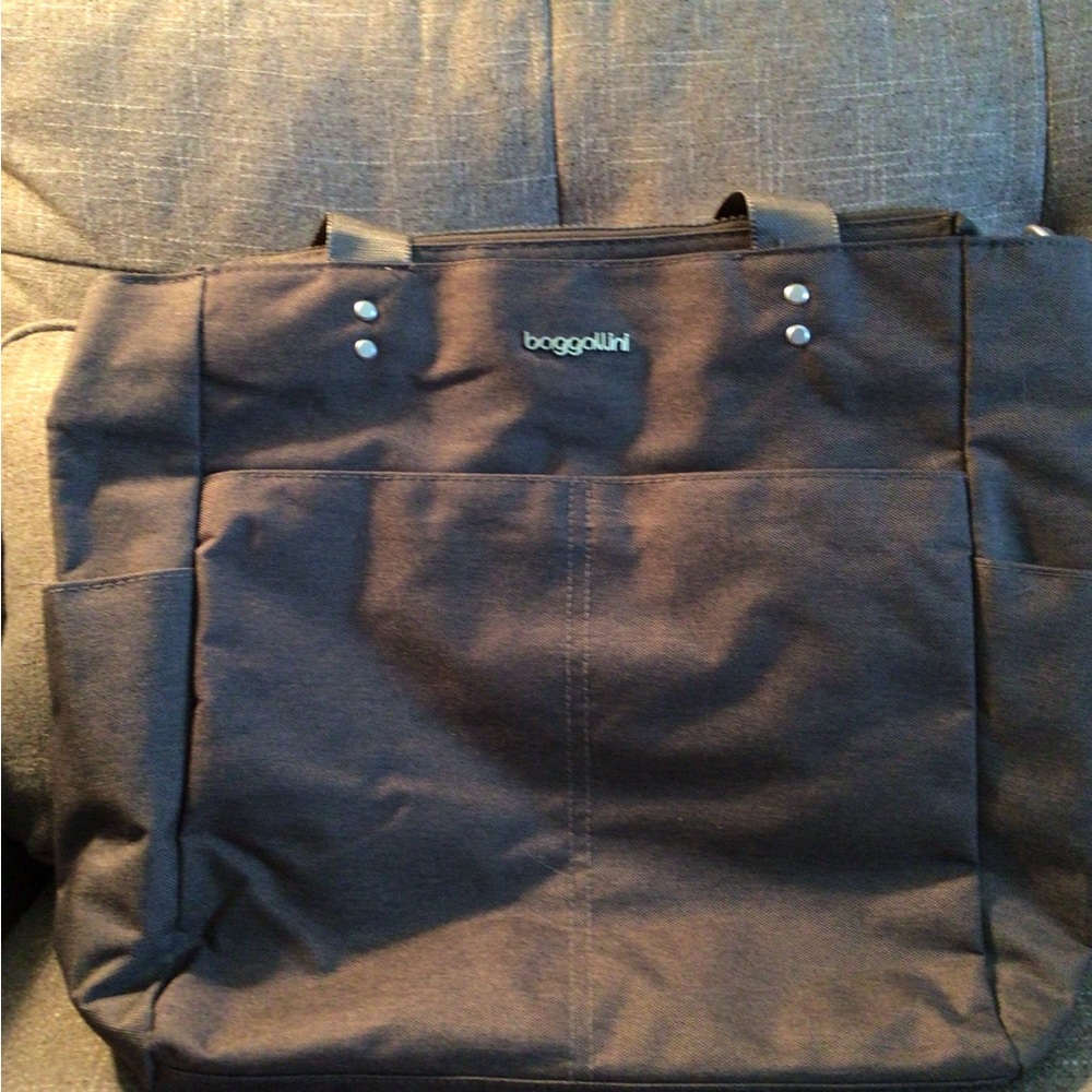 Baggalini shoulder bag